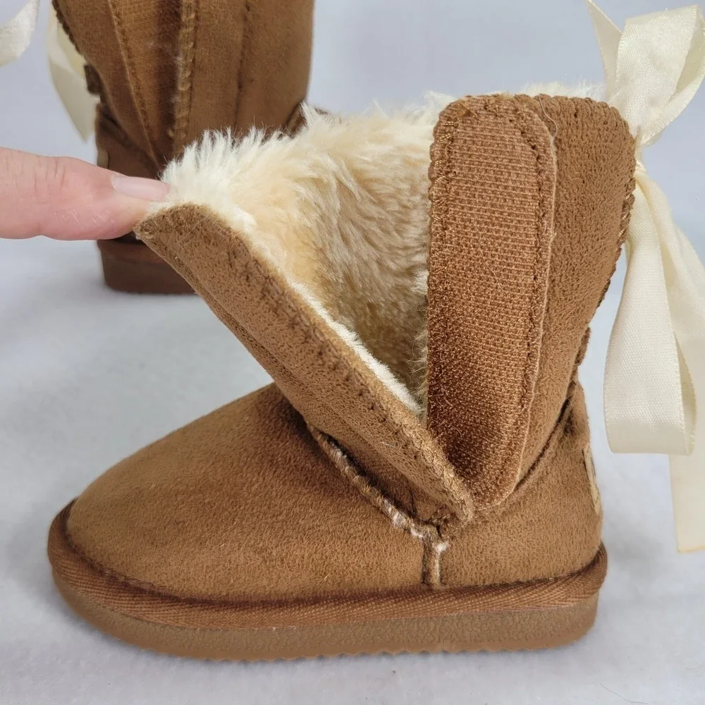 APRES Boots Toddlers 7C Brown Lamo Chestnut Shearling Snowboot Lace Bow Winter